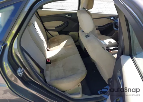 2018 Ford Focus Se z USA, uszkodzony, nr VIN 1FADP3FE1JL238012